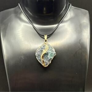 ✨ Raw Fluorite Pendant Necklace ✨